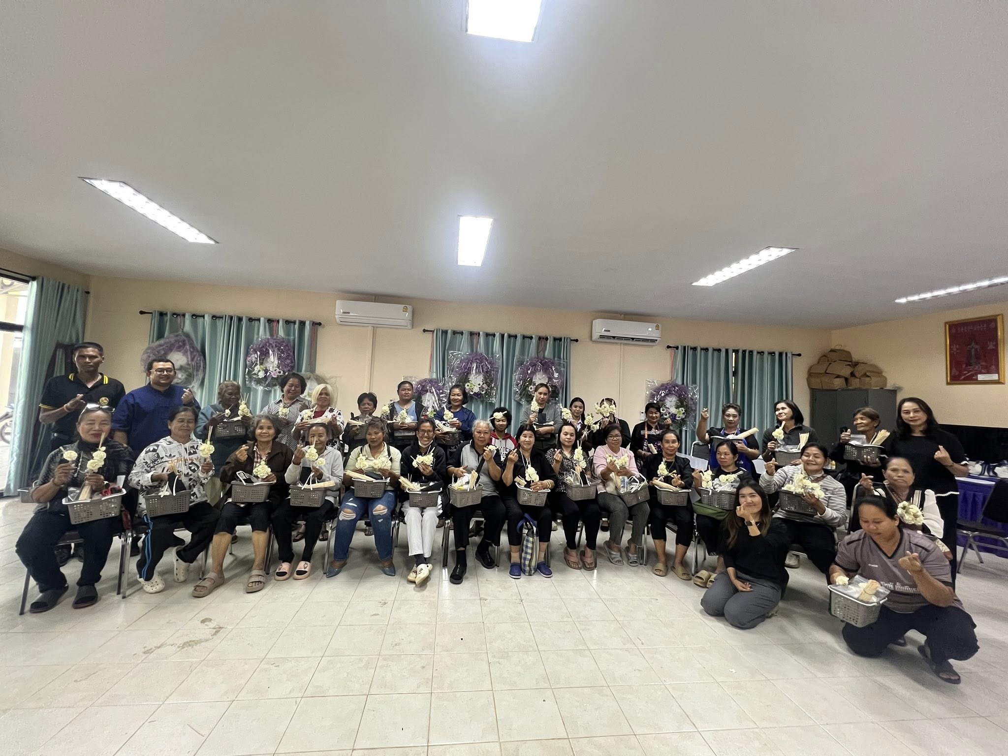 พช.โป่งน้ำร้อน ดำเนินโครงการสร้างสัมมาชีพชุมชนครัวเรือนที่ได้รับผลกระทบด้านอาชีพและรายได้ที่มีศักยภาพและพัฒนาได้ ประจำปีงบประมาณ พ.ศ. 2569 (วันที่ 2)