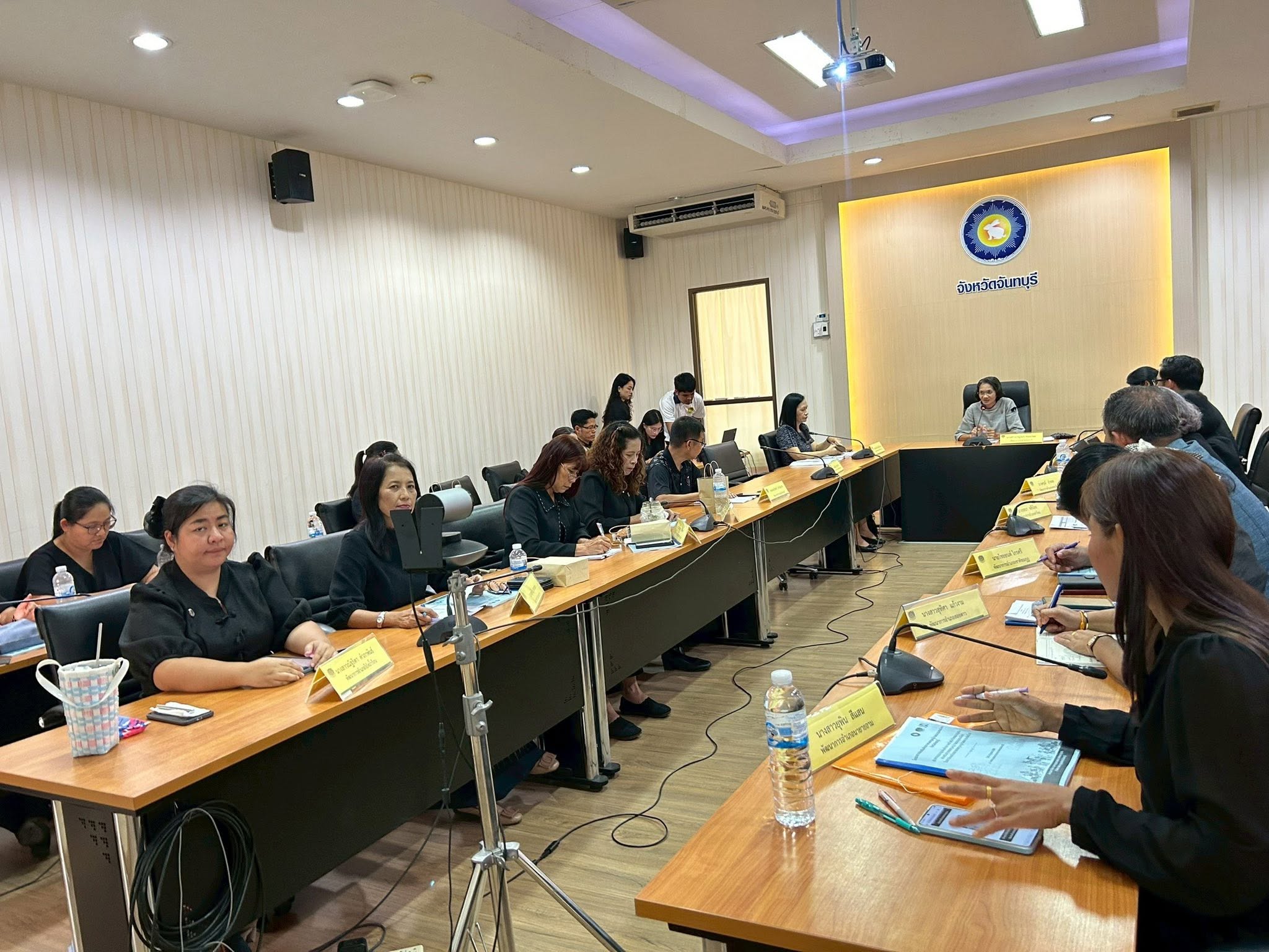 พช.โป่งน้ำร้อน ร่วมประชุมเจ้าหน้าที่พัฒนาชุมชนจังหวัดจันทบุรี ขับเคลื่อนนโยบายและติดตามภารกิจสำคัญ ปีงบประมาณ 2569