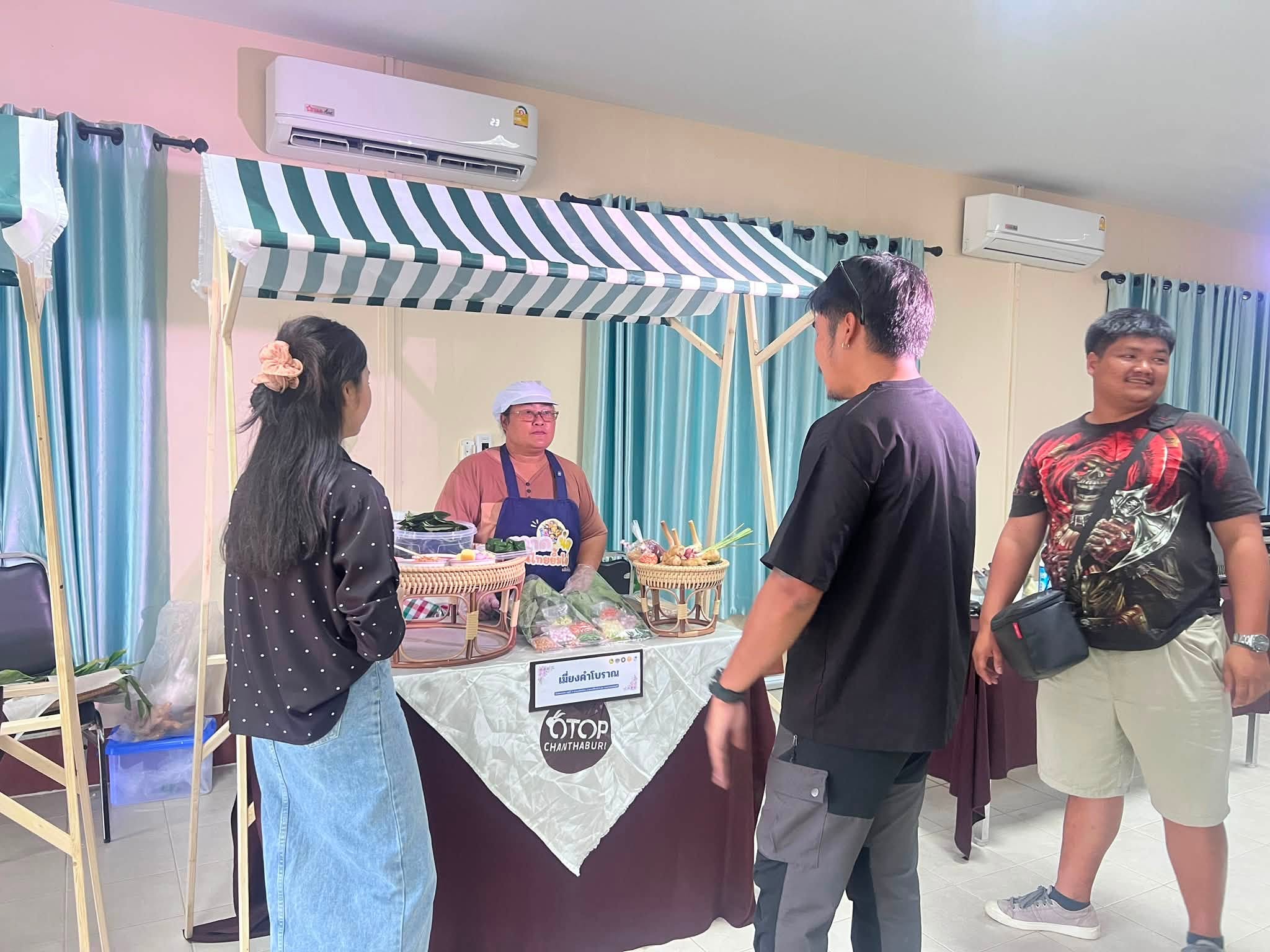 พช.โป่งน้ำร้อน สนับสนุนการการถ่ายทำสื่อท่องเที่ยวชุมชนเชิงสร้างสรรค์ บ้านดงจิก หมู่ 5 ตำบลทับไทร อำเภอโป่งน้ำร้อน จังหวัดจันทบุรี