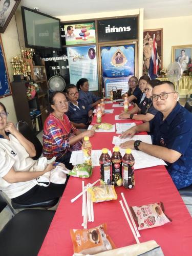 พช.โป่งน้ำร้อน ประชุมคณะขับเคลื่อนกองทุนพัฒนาบทบาทสตรีตำบลหนองตาคง